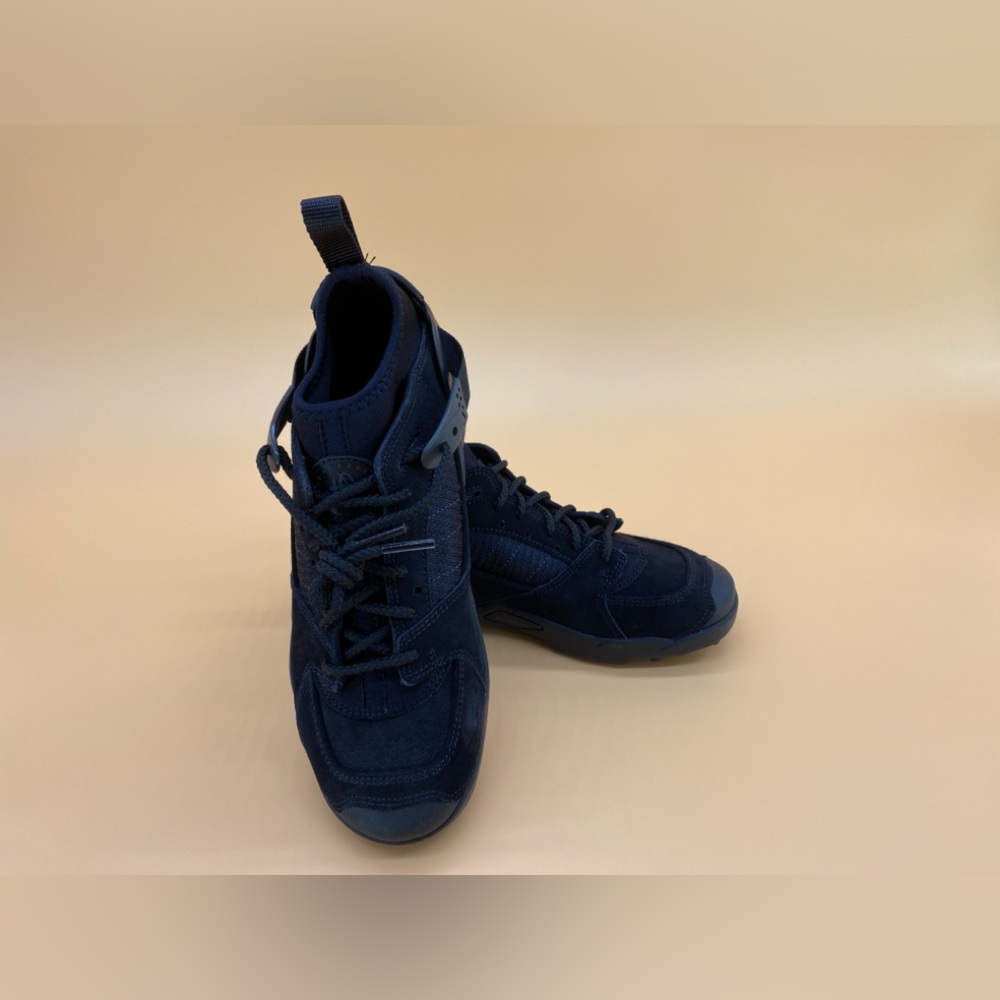 Nike Air Revaderchi US MENS Size 5 Sneakers/Shoes